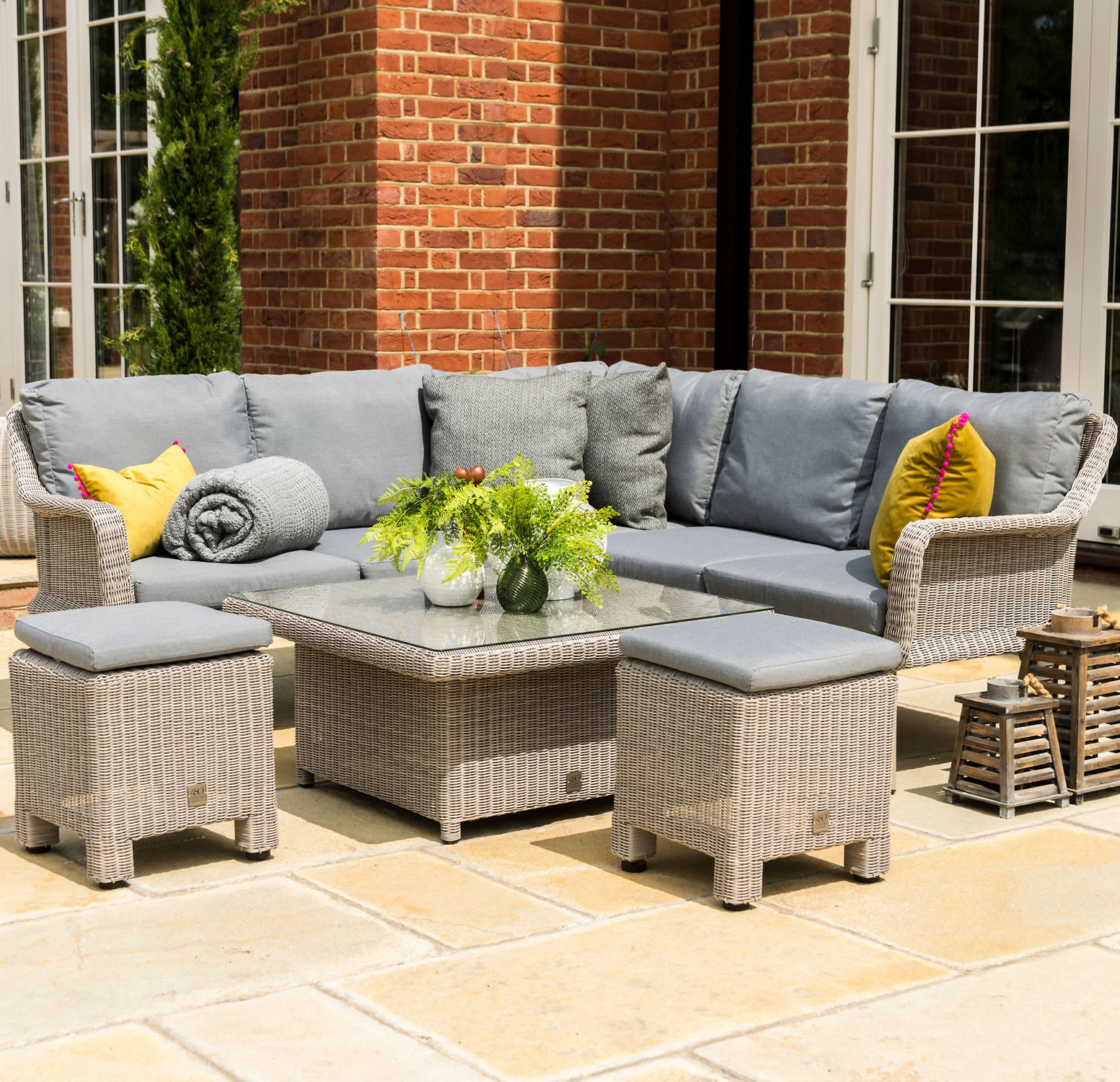 4 Seasons Outdoor Memphis Corner Sofa Lounge Set - £1749 