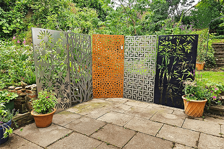 Daisies Design 2mm Steel Rustic Metal Screen, 1.8m tall - £149.99 ...