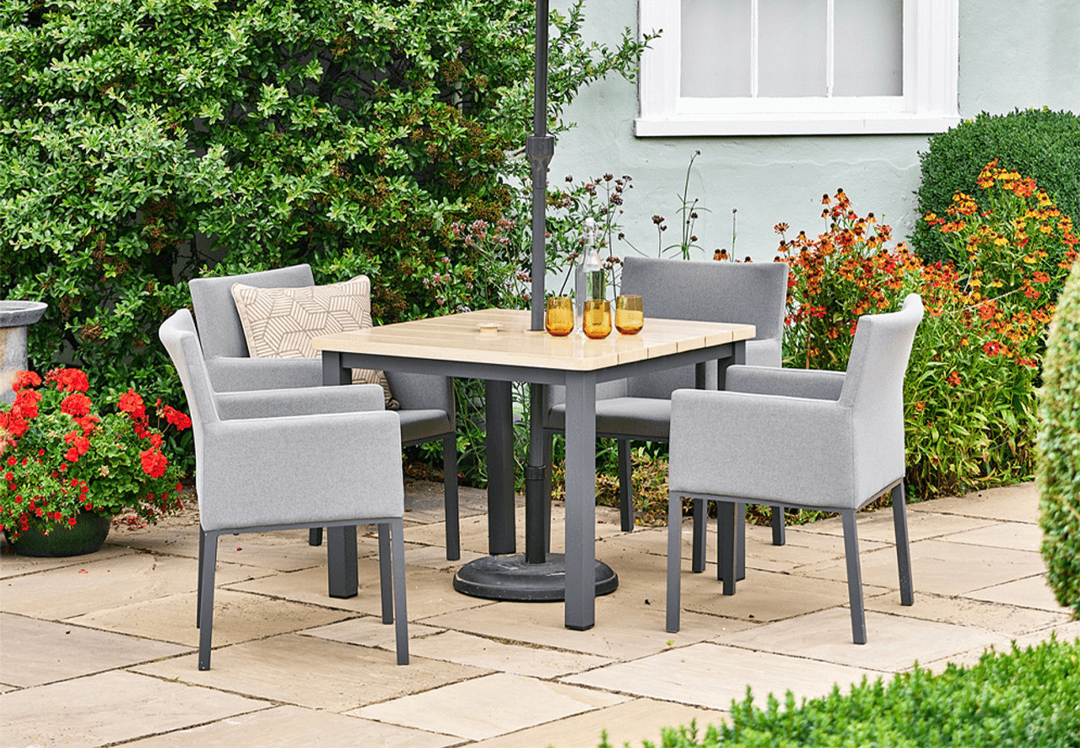 LG Venice 4 Seat Dining Set With 2 5m Parasol 1199 Garden4Less UK Shop