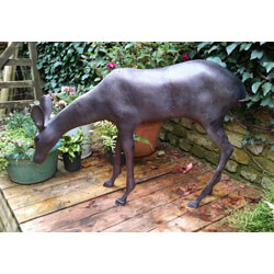 Extra image of Aluminium Grazing Doe Garden Sculpture - Extra Large