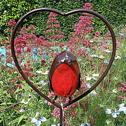 Small Image of Red Robin in a Heart Garden Plant Stake - 1m Tall