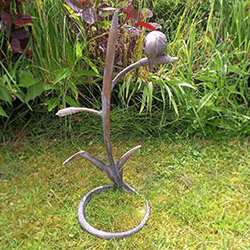 Extra image of Kingfisher on Bulrushes Cast Iron Garden Sculpture